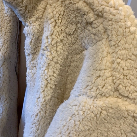 Never worn Urban Outfitters jacket - Picture 3 of 3